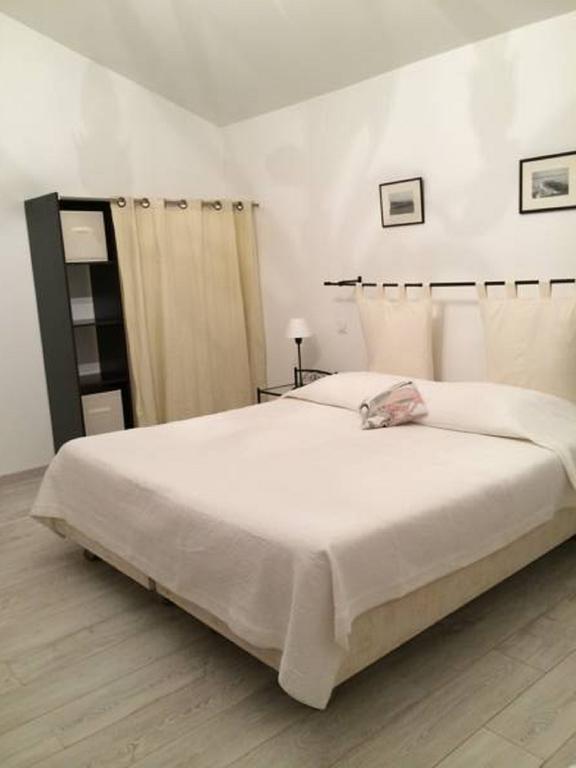 Guest House Maison Iratzean Ascain Ruang foto